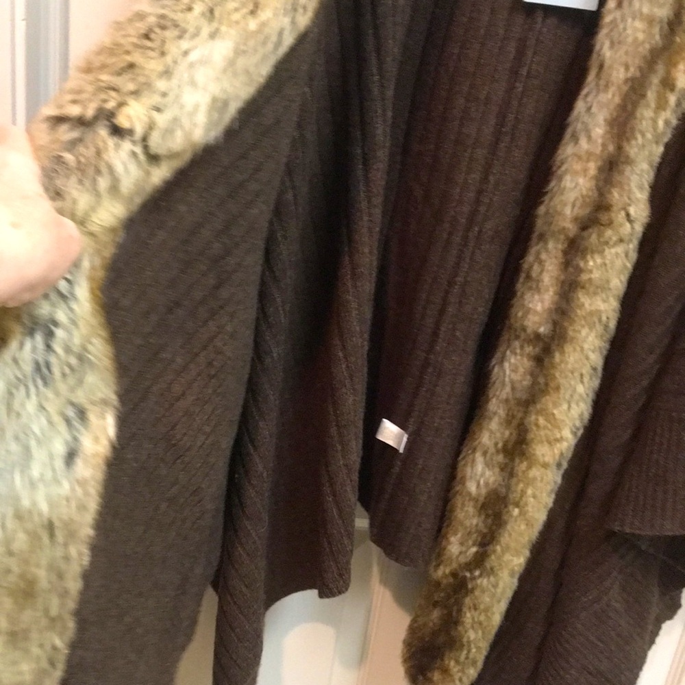 Nordstroms Faux Fur Trimmed Brown Sweater Cape - Picture 6 of 10